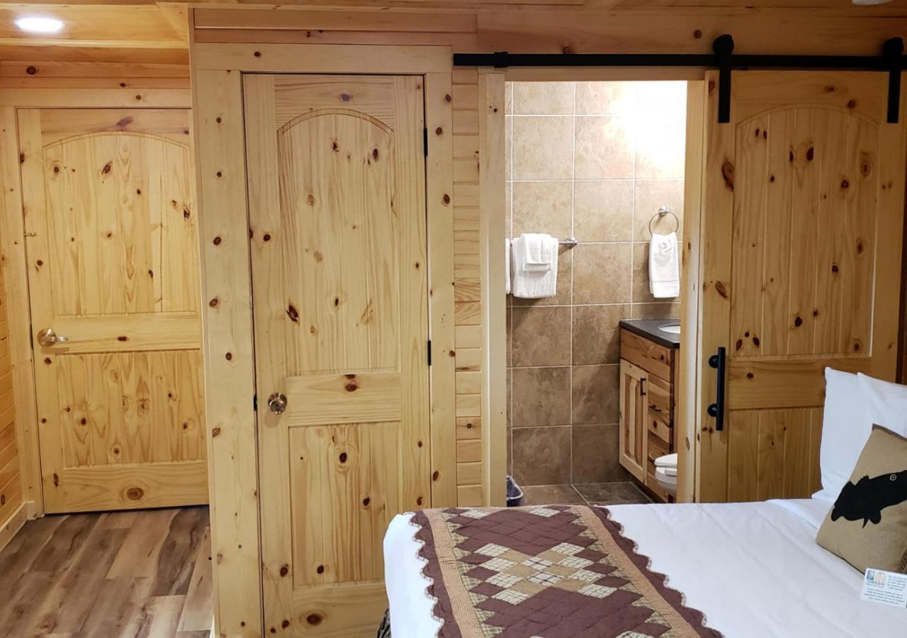 Potawatomi Inn & Cabins Angola Szoba fotó